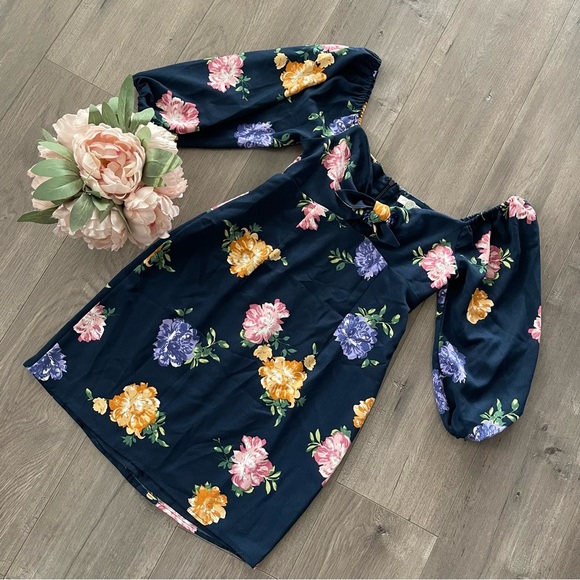 New Revolve WAYF Floral Navy Tie Front Poof Sleeve Dress - Picture 3 of 7